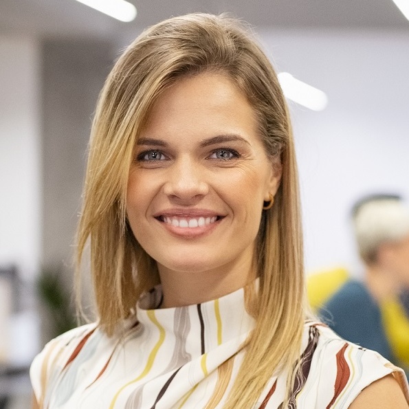 Mid Adult Business Woman 2ahvrnq.jpg